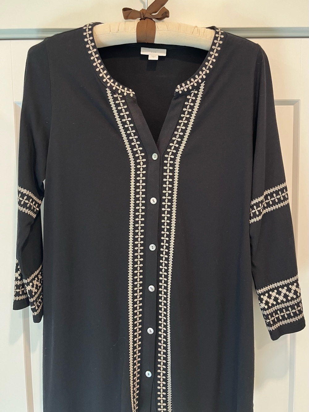 J. Jill Women’s Black Embroidered Button-Front Tunic Top